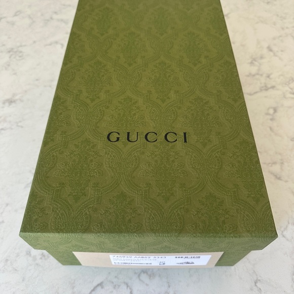 Women's Gucci Run Sneaker in Lilac Suede - 40 Box & Dust Bag Included - Picture 9 of 11
